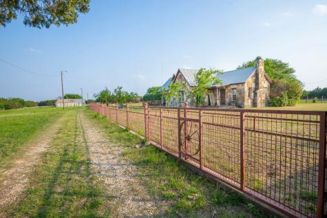 10425 W Highway 67 Cleburne TX 76033