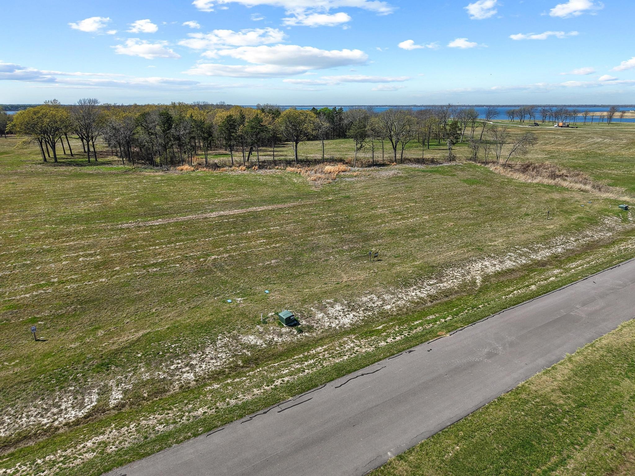 310 Lakewood Lane Honey Grove TX 75446