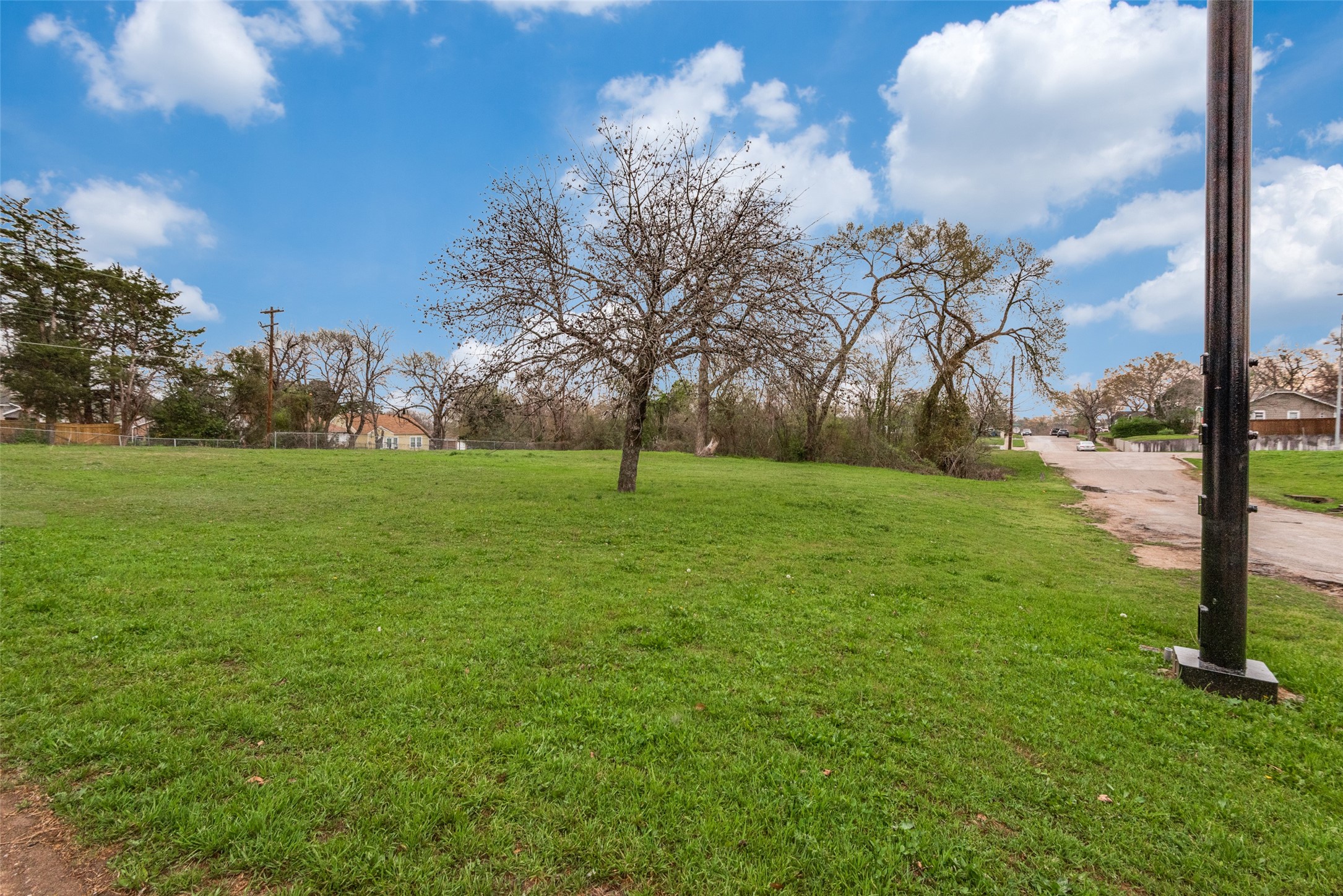1439 E Louisiana Avenue Dallas TX 75216