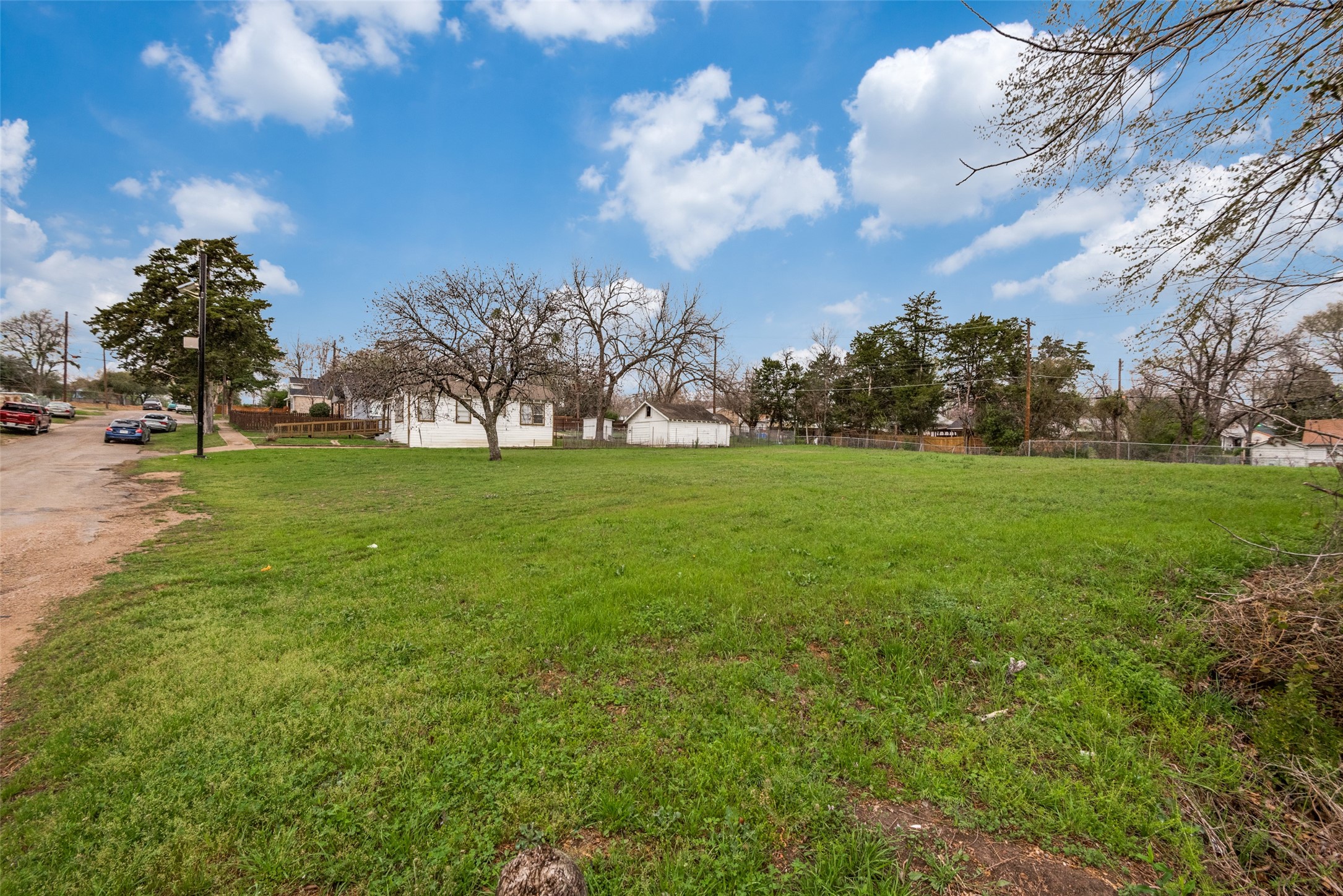 1439 E Louisiana Avenue Dallas TX 75216