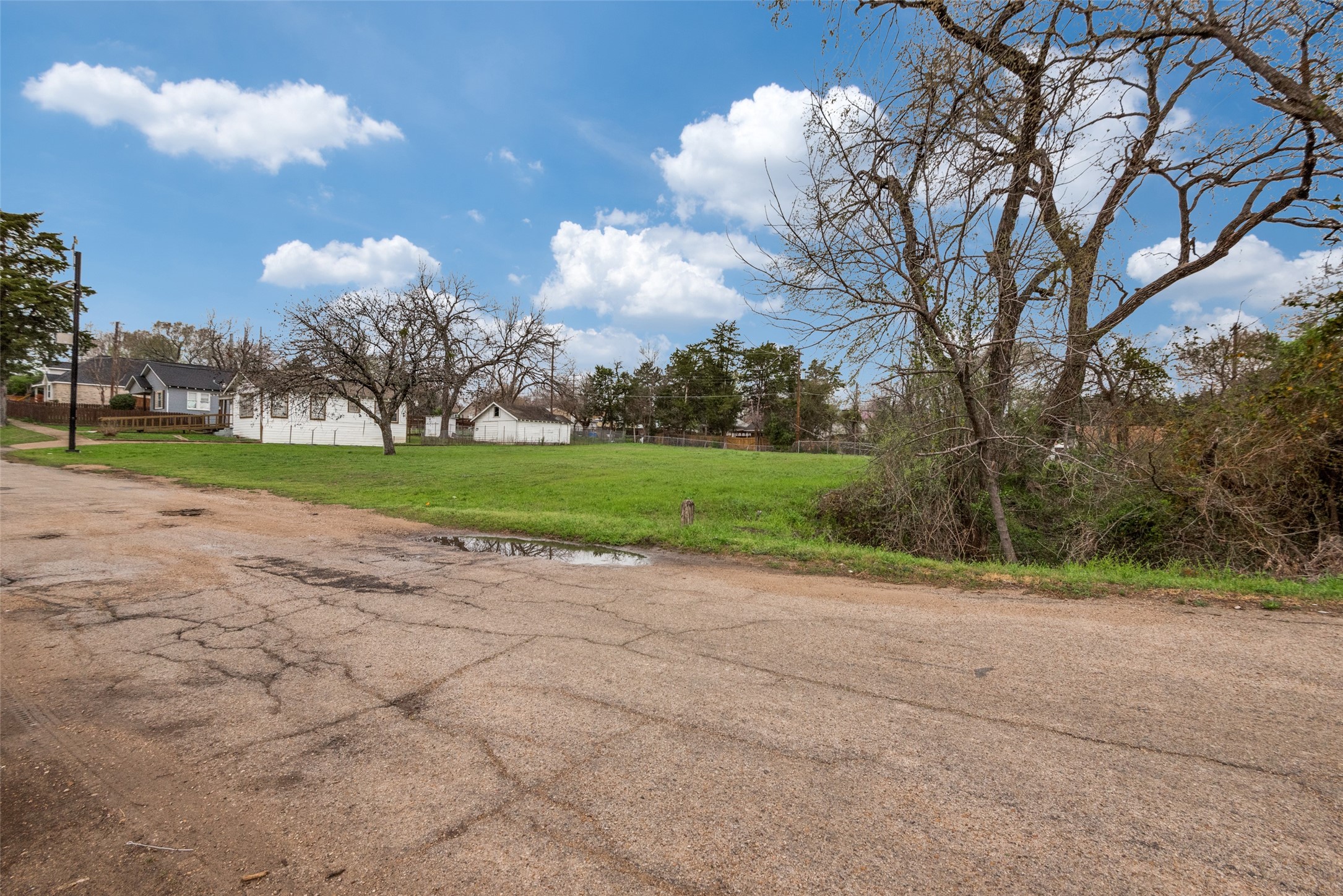 1439 E Louisiana Avenue Dallas TX 75216