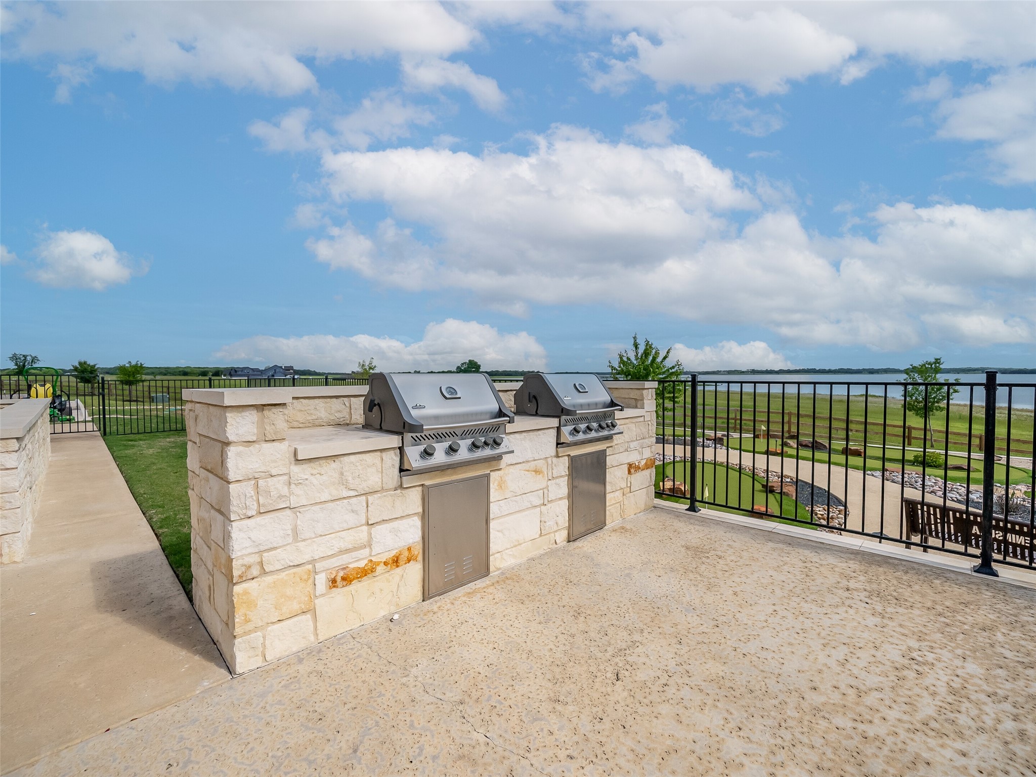 800 Peninsula Drive Honey Grove TX 75446