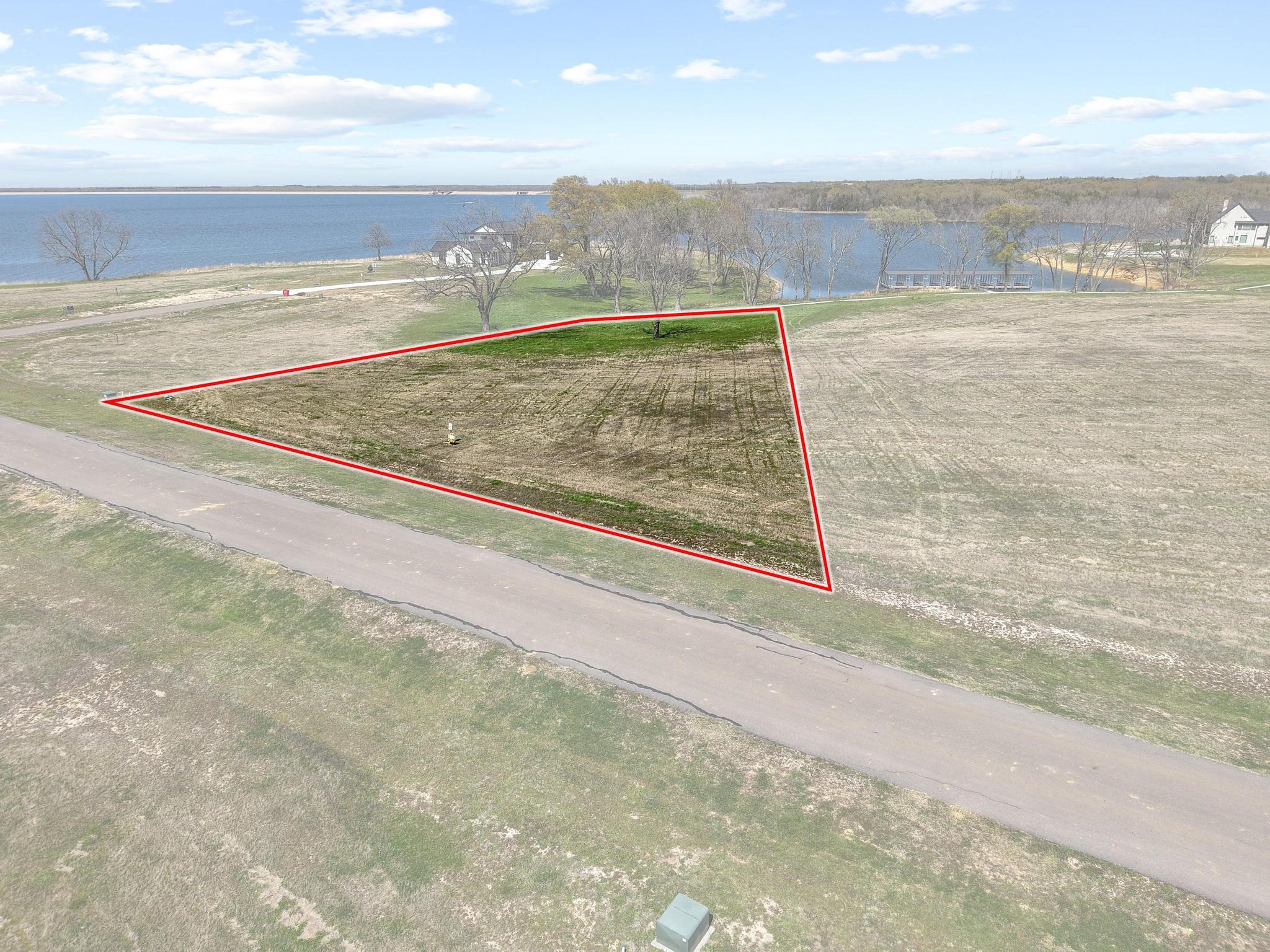 800 Peninsula Drive Honey Grove TX 75446
