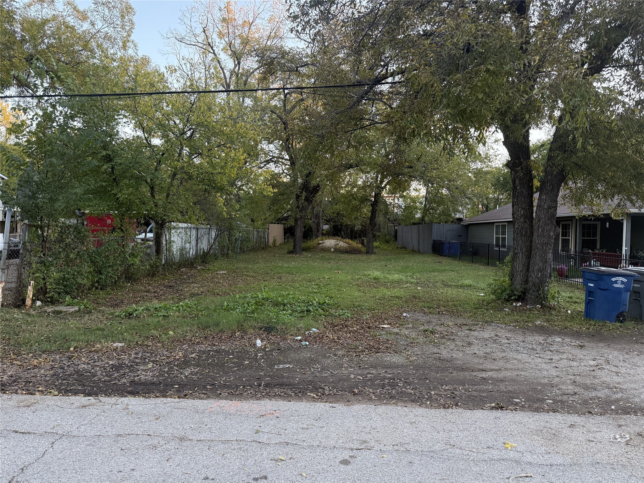 1906 Muncie Avenue Dallas TX 75212