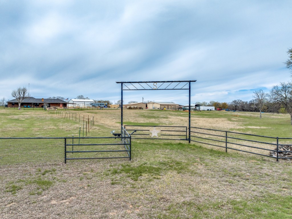 170 County Road 4678 Boyd TX 76023