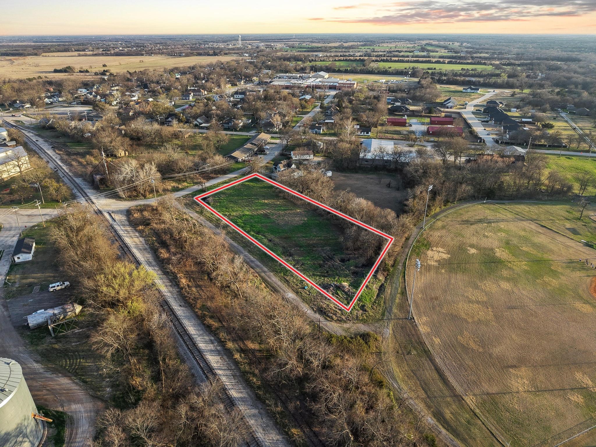 120 Holmes Street Trenton TX 75490