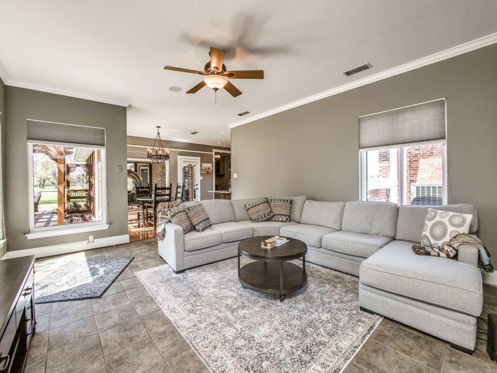 313 Vz County Road 3910 Wills Point TX 75169