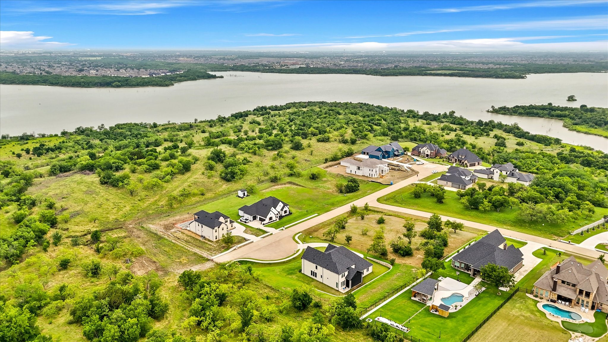 1098 Periwinkle Court Grand Prairie TX 75104