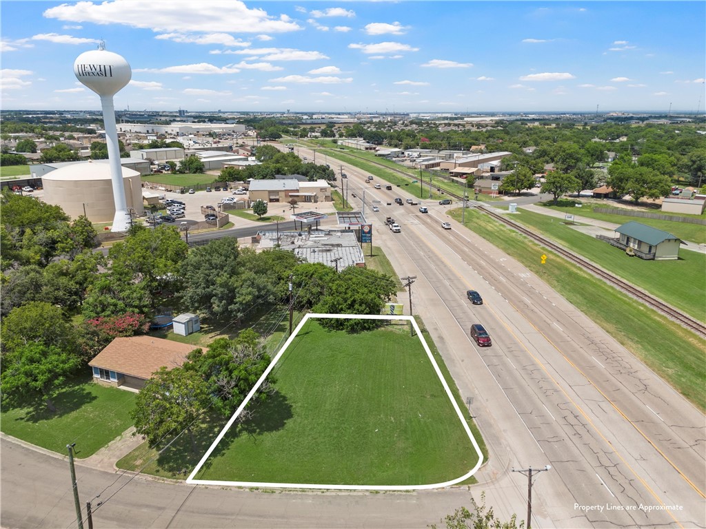 319 S Hewitt Drive Hewitt TX 76643