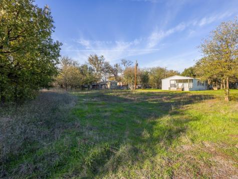 2904 Cedarhill Street Granbury TX 76048