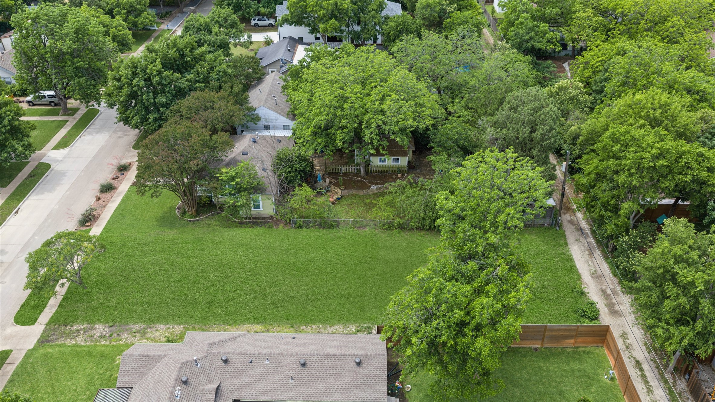 8819 Redondo Drive Dallas TX 75218