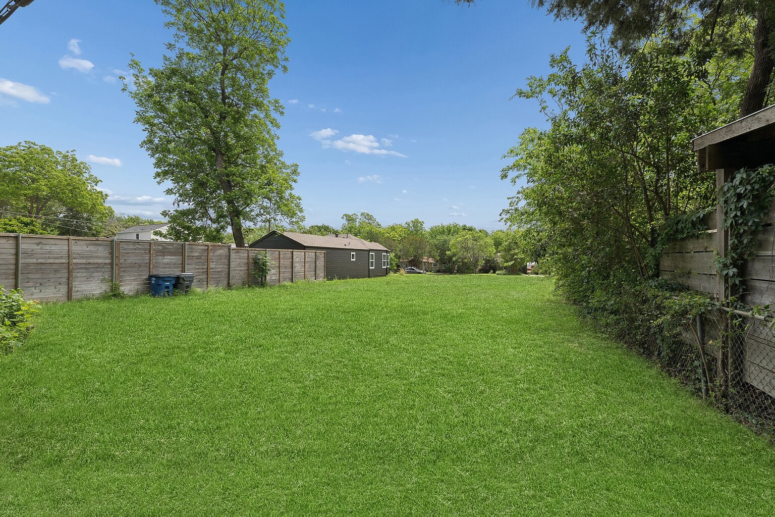 8819 Redondo Drive Dallas TX 75218