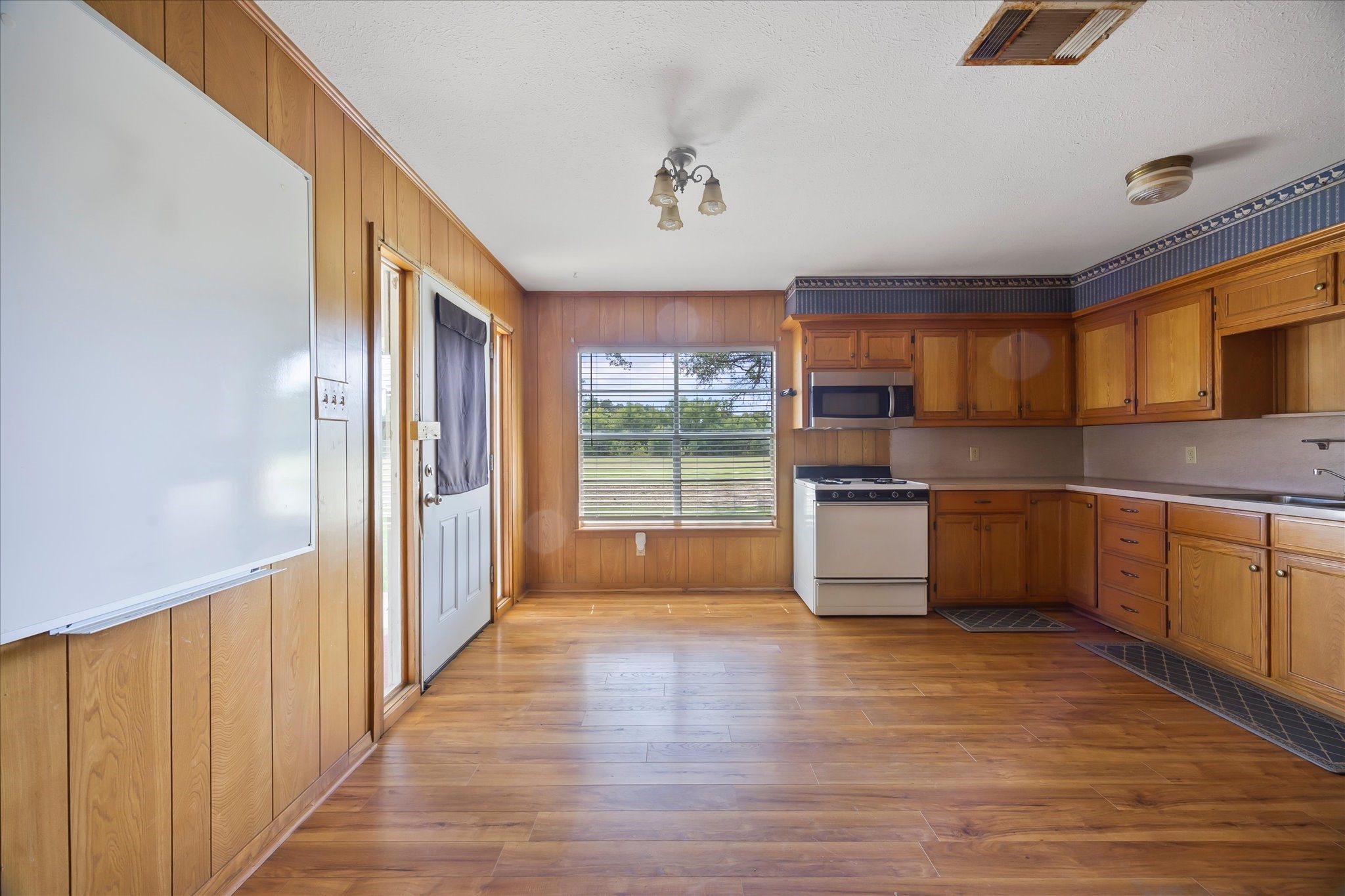 1949 Fm 499 Greenville TX 75401