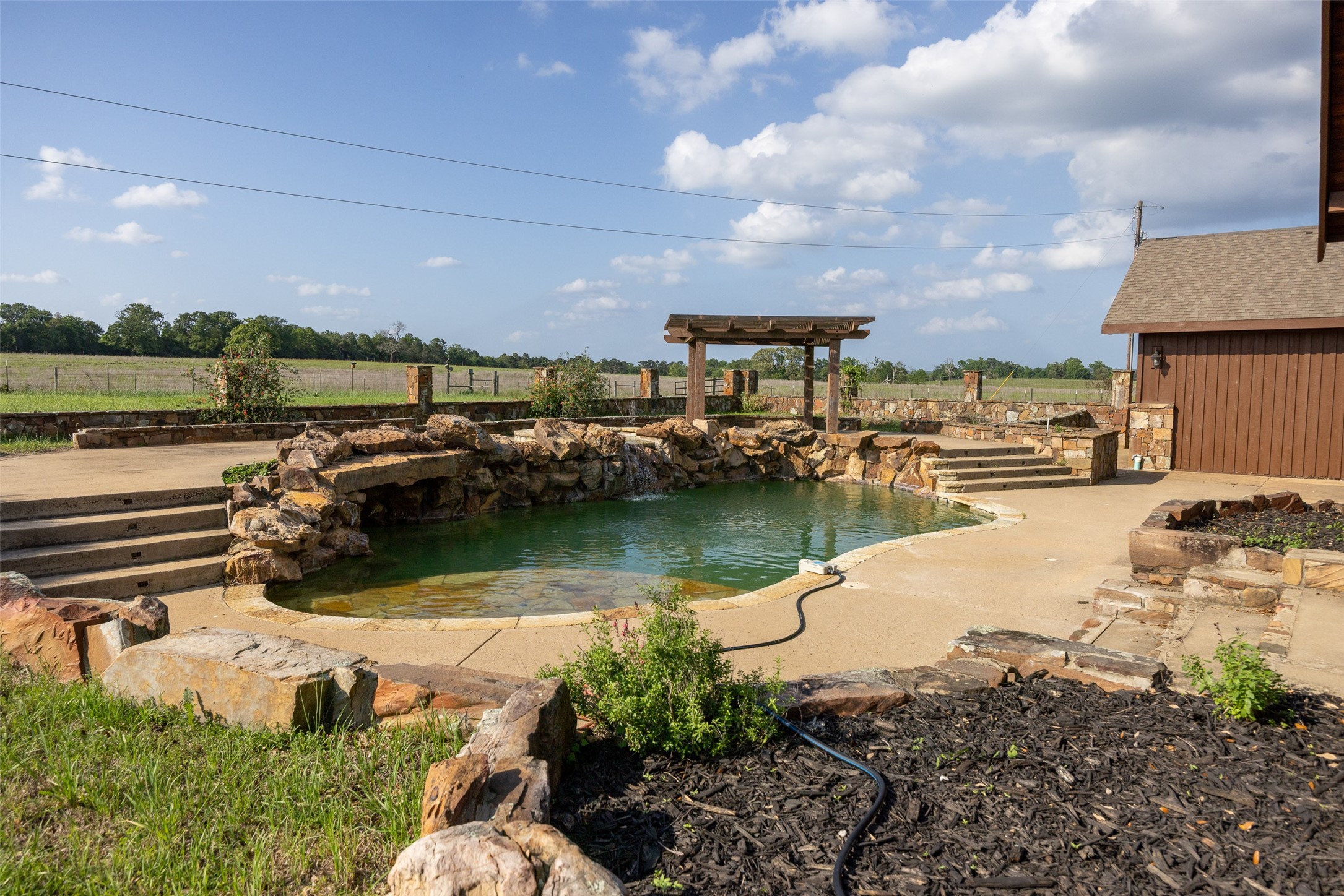 14803 Farm To Market Road 322 Elkhart TX 75839
