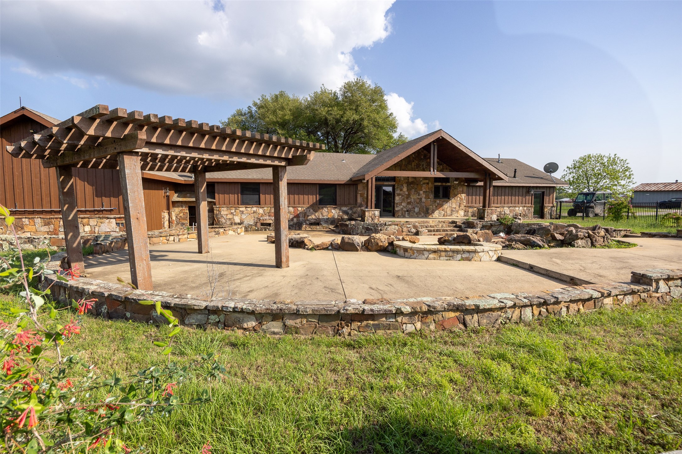 14803 Farm To Market Road 322 Elkhart TX 75839