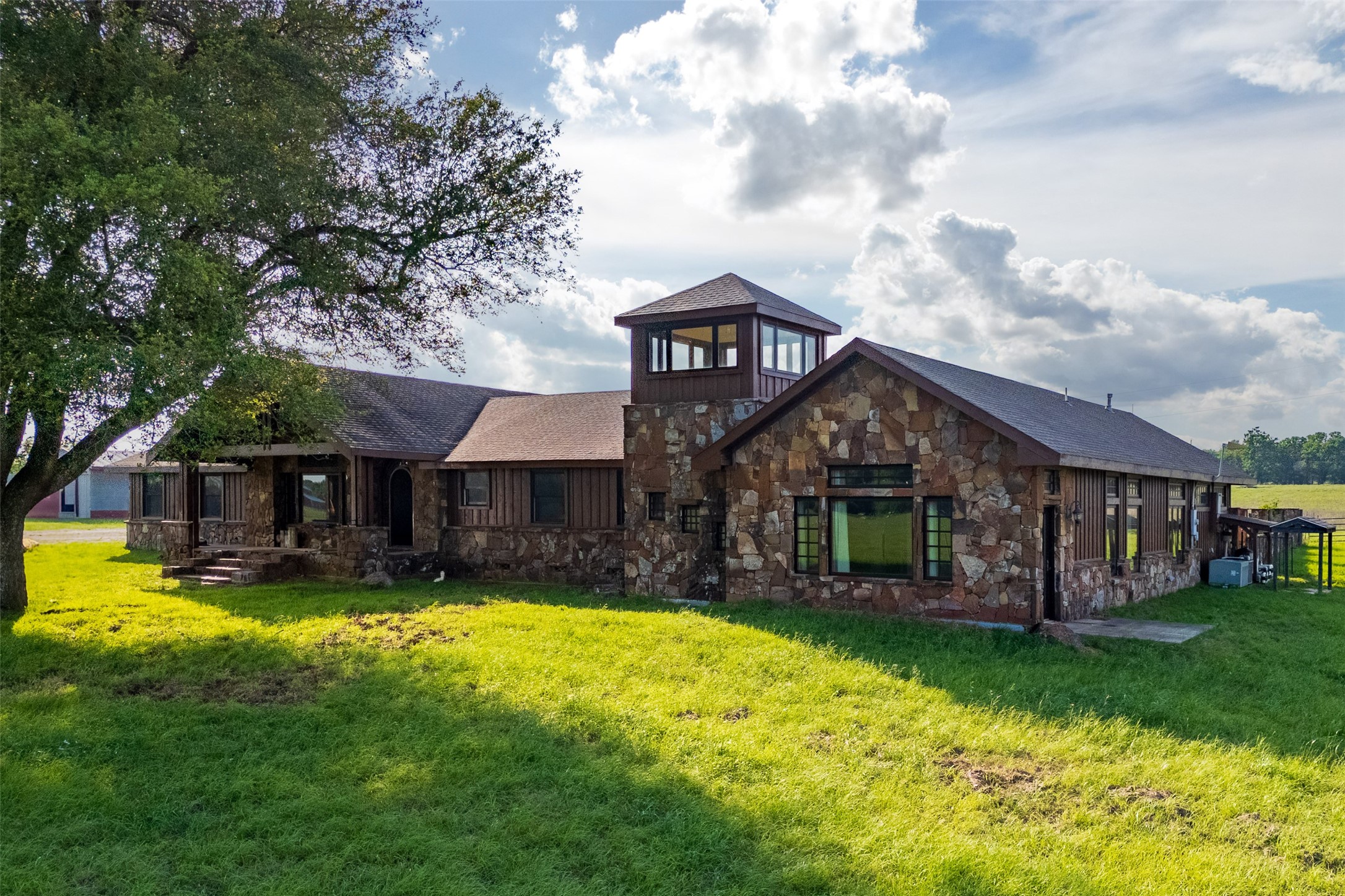 14803 Farm To Market Road 322 Elkhart TX 75839
