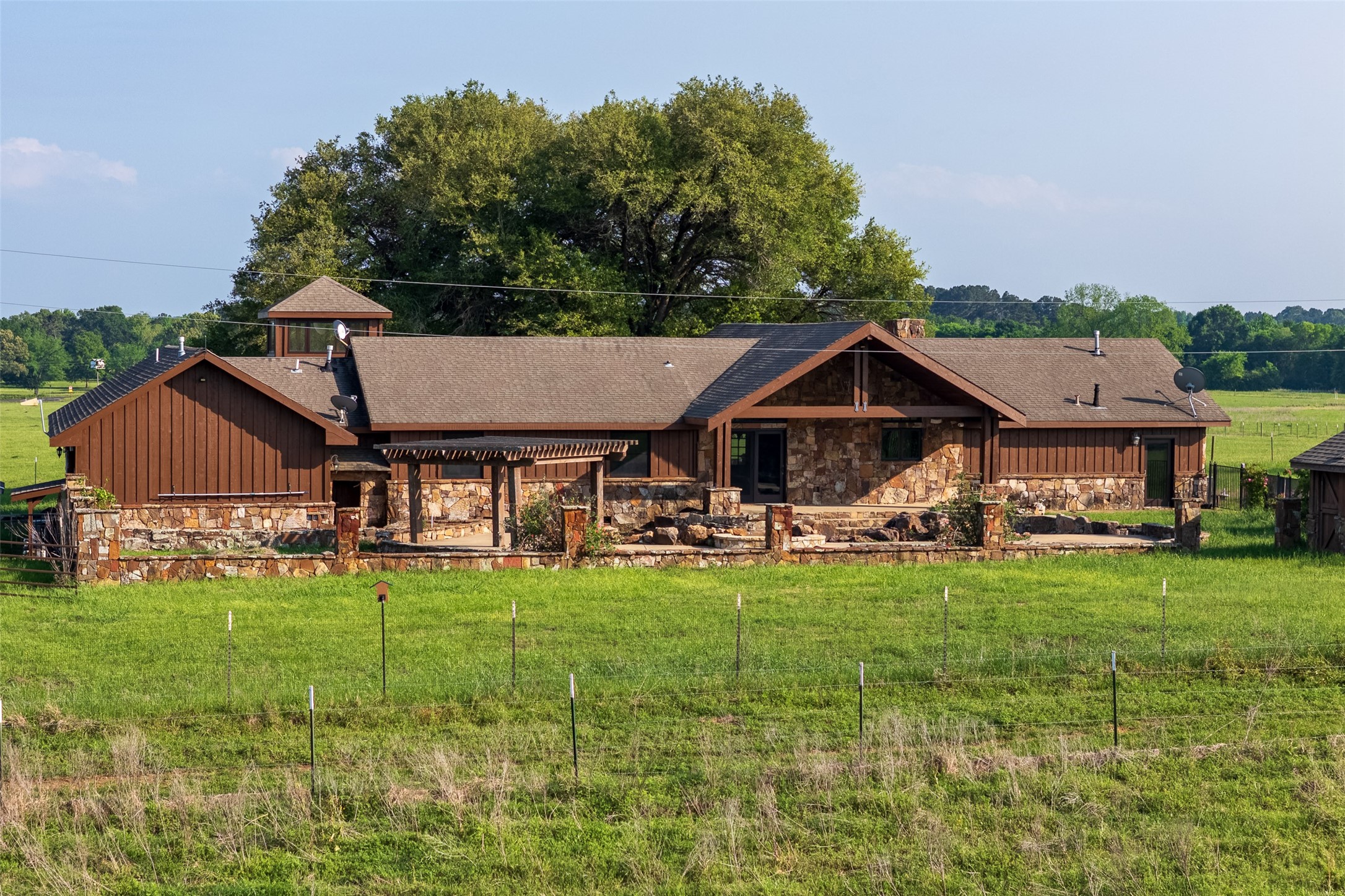 14803 Farm To Market Road 322 Elkhart TX 75839
