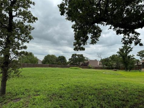 905 Crown Court Burleson TX 76028