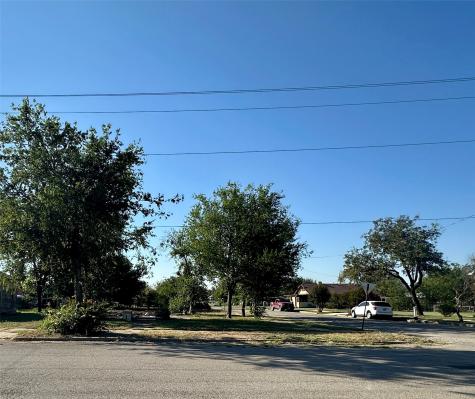 315 W Cedar Street Coleman TX 76834