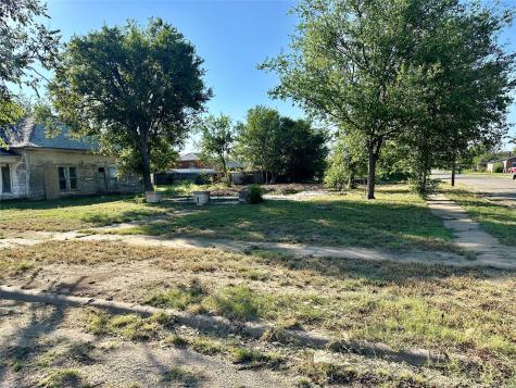 315 W Cedar Street Coleman TX 76834