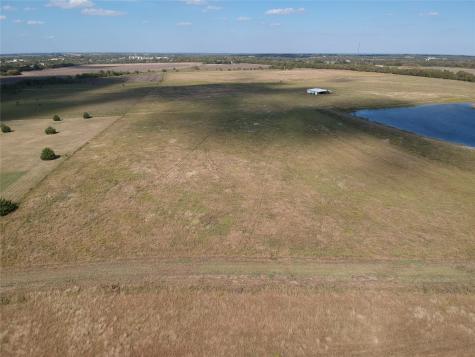 5646 N Us Highway 69 Celeste TX 75423