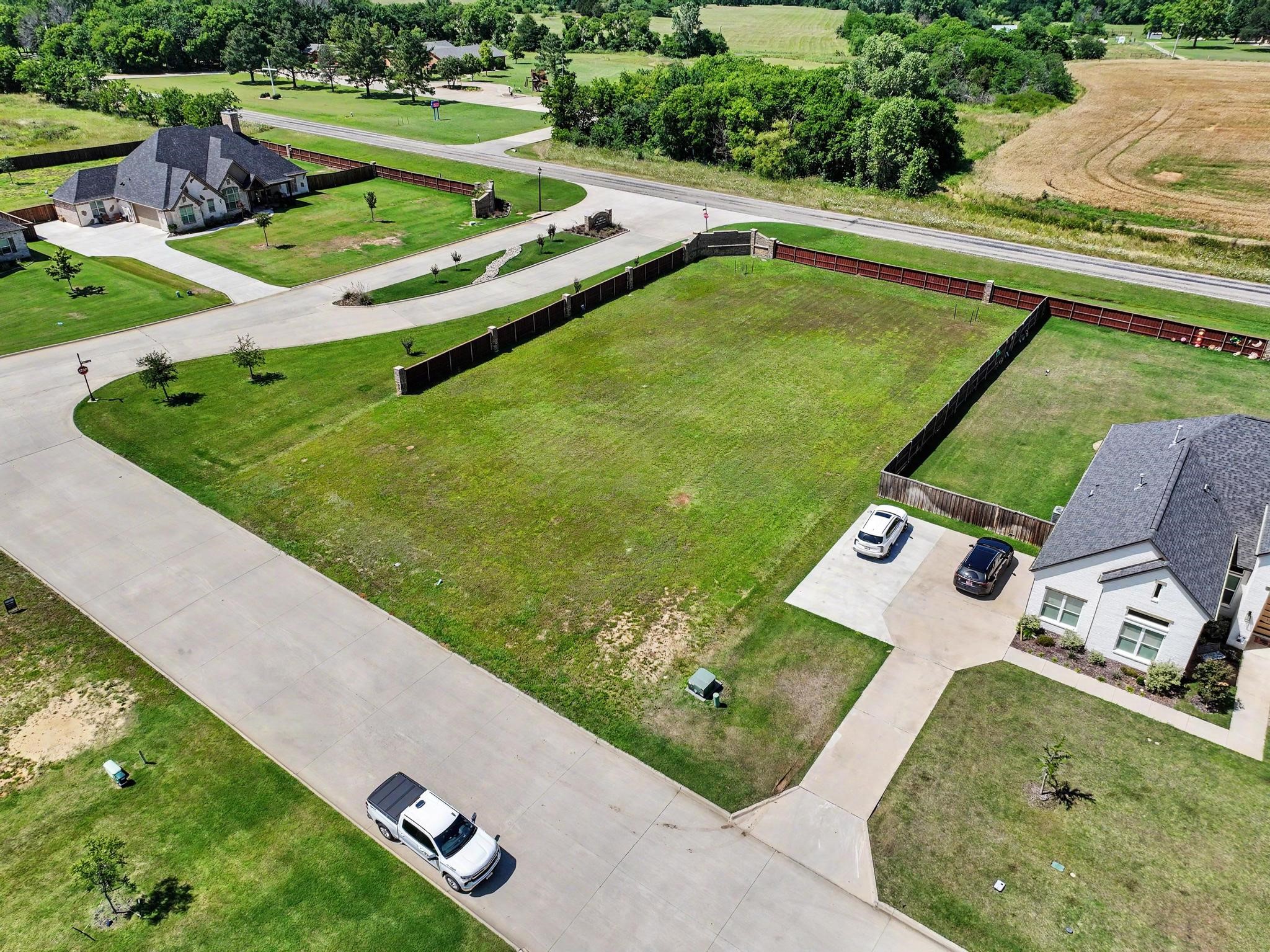 100 Chisolm Trail Pottsboro TX 75076