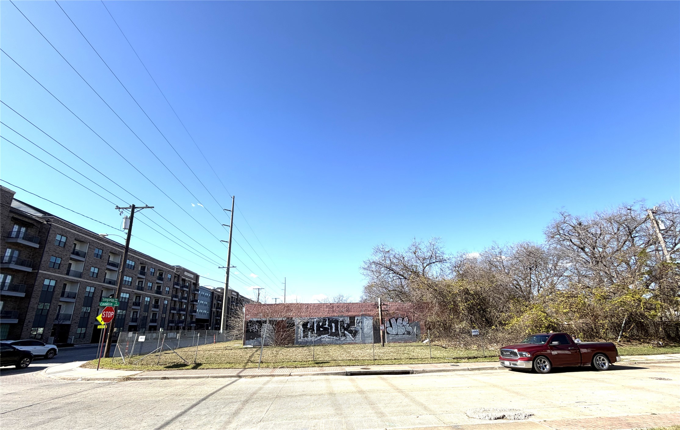 1001 Singleton Boulevard Dallas TX 75212