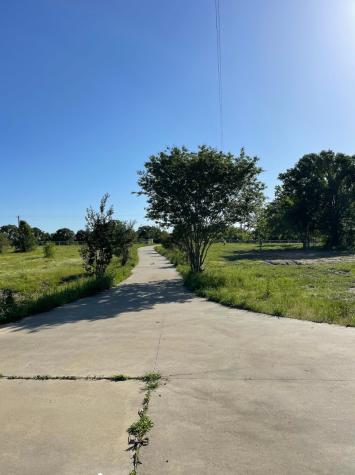 301 Rs County Road 3345 Emory TX 75440