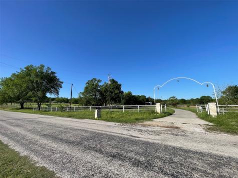 301 Rs County Road 3345 Emory TX 75440