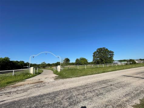 301 Rs County Road 3345 Emory TX 75440