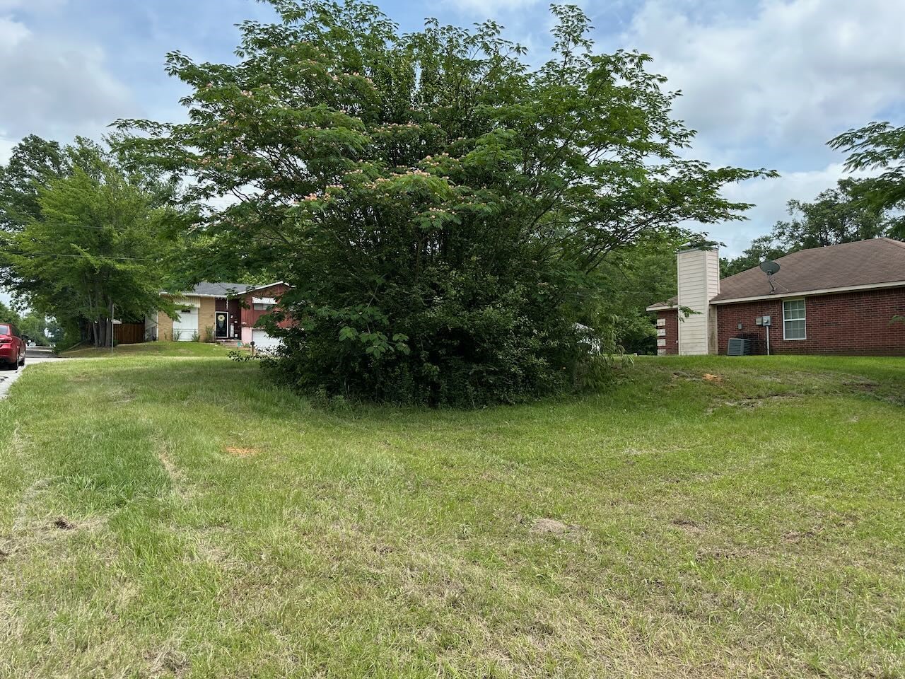 1610 N Hill Avenue Tyler TX 75702