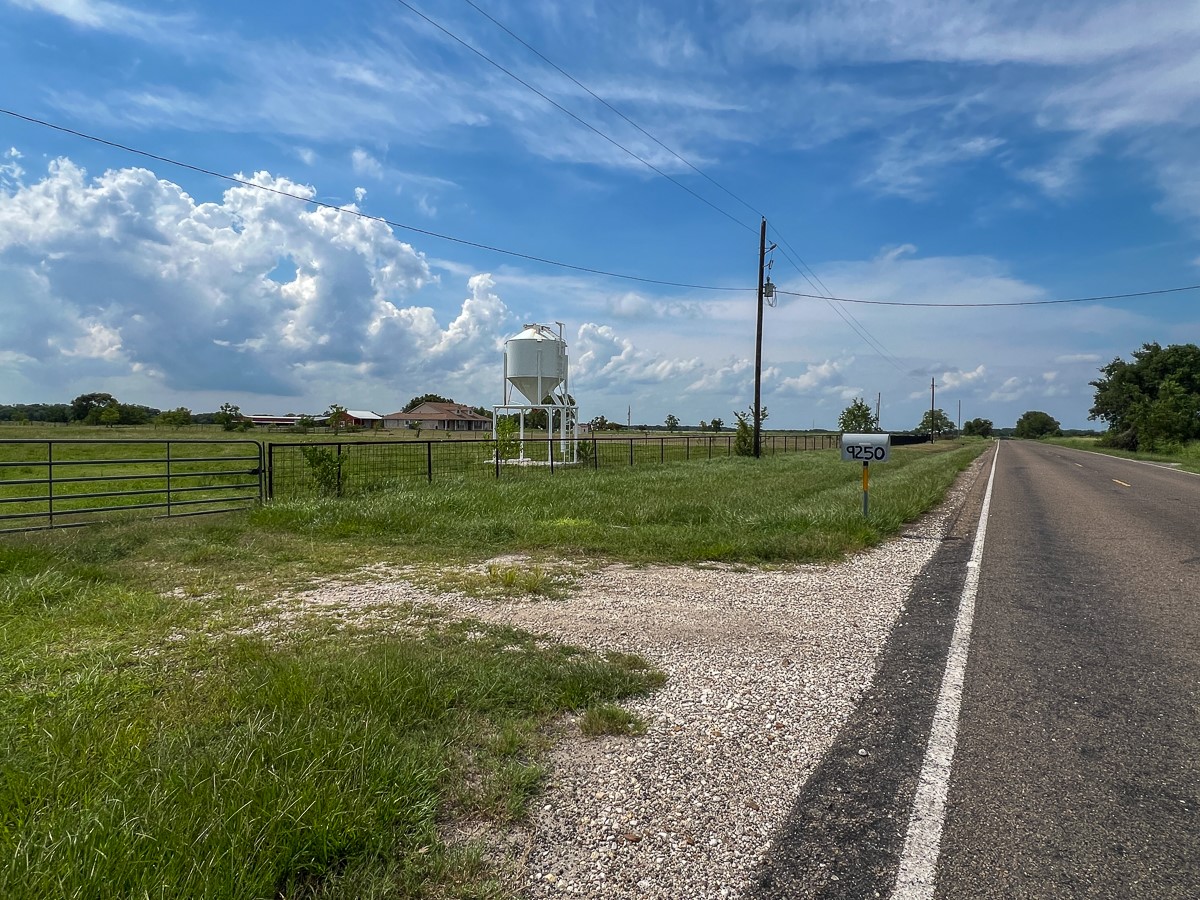00 Fm 686 Dayton TX 77535