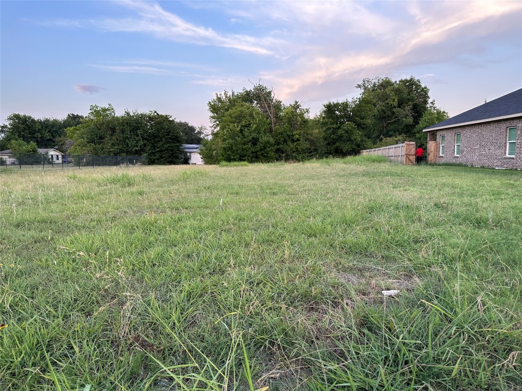 1217 S Rockwall Avenue Terrell TX 75160