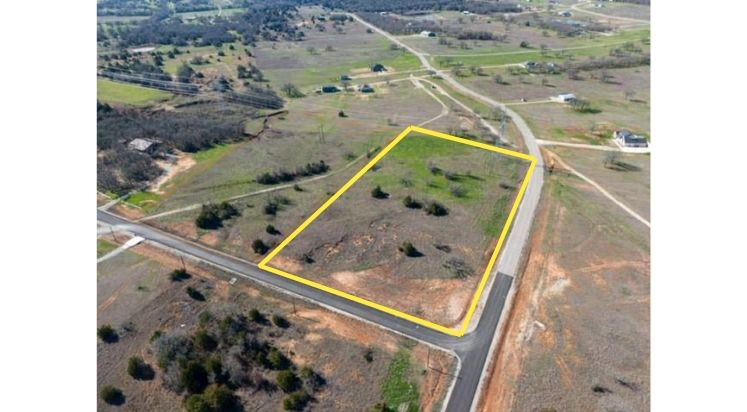 240 Rolling Hills Boulevard Alvord TX 76225