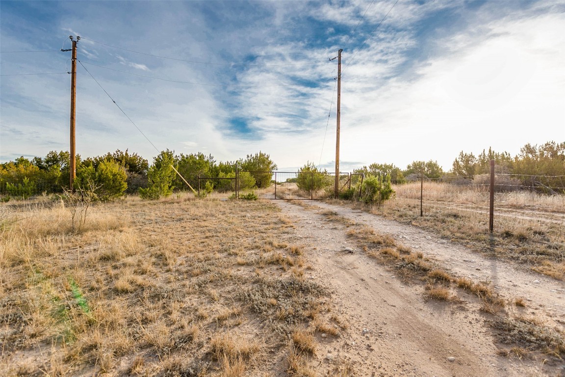 Na Cox Road Robert Lee TX 76945