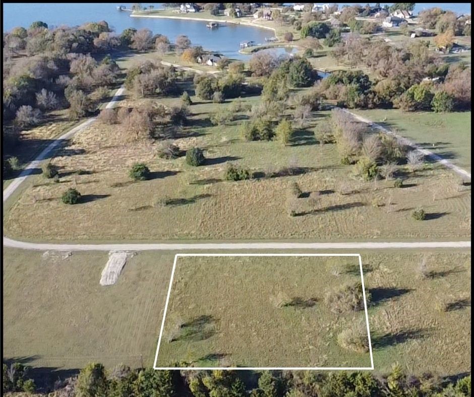 Lot 9 Indian Trail Kerens TX 75144