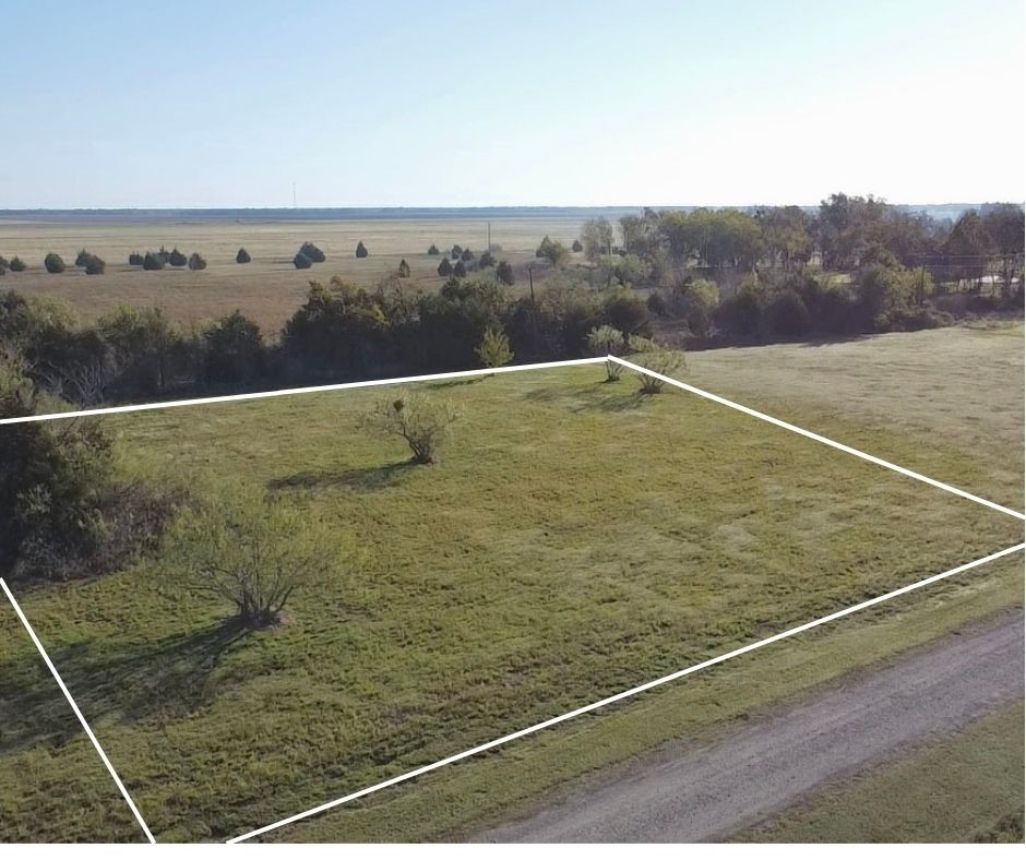 Lot 9 Indian Trail Kerens TX 75144