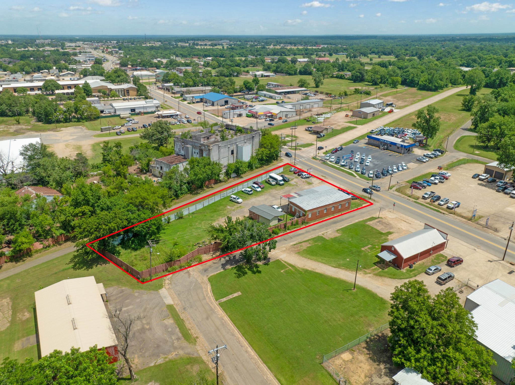 1121 N Main Street Paris TX 75460