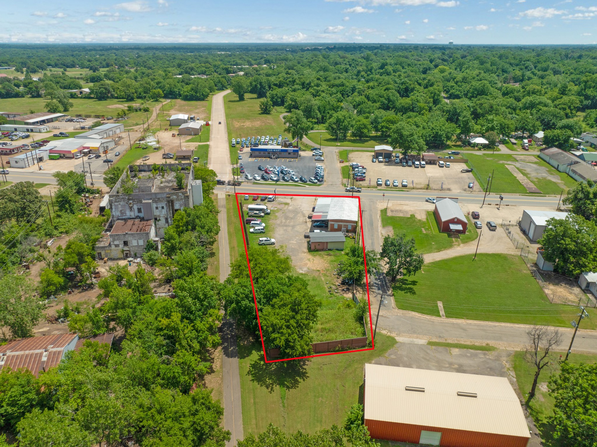 1121 N Main Street Paris TX 75460