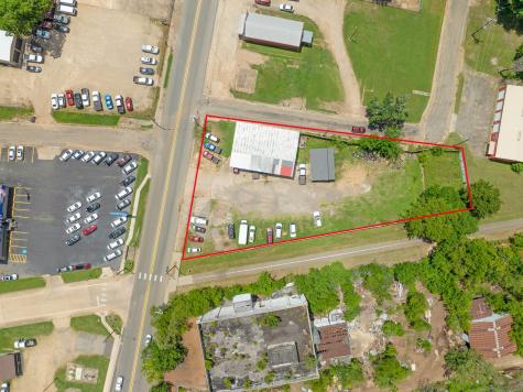 1121 N Main Street Paris TX 75460
