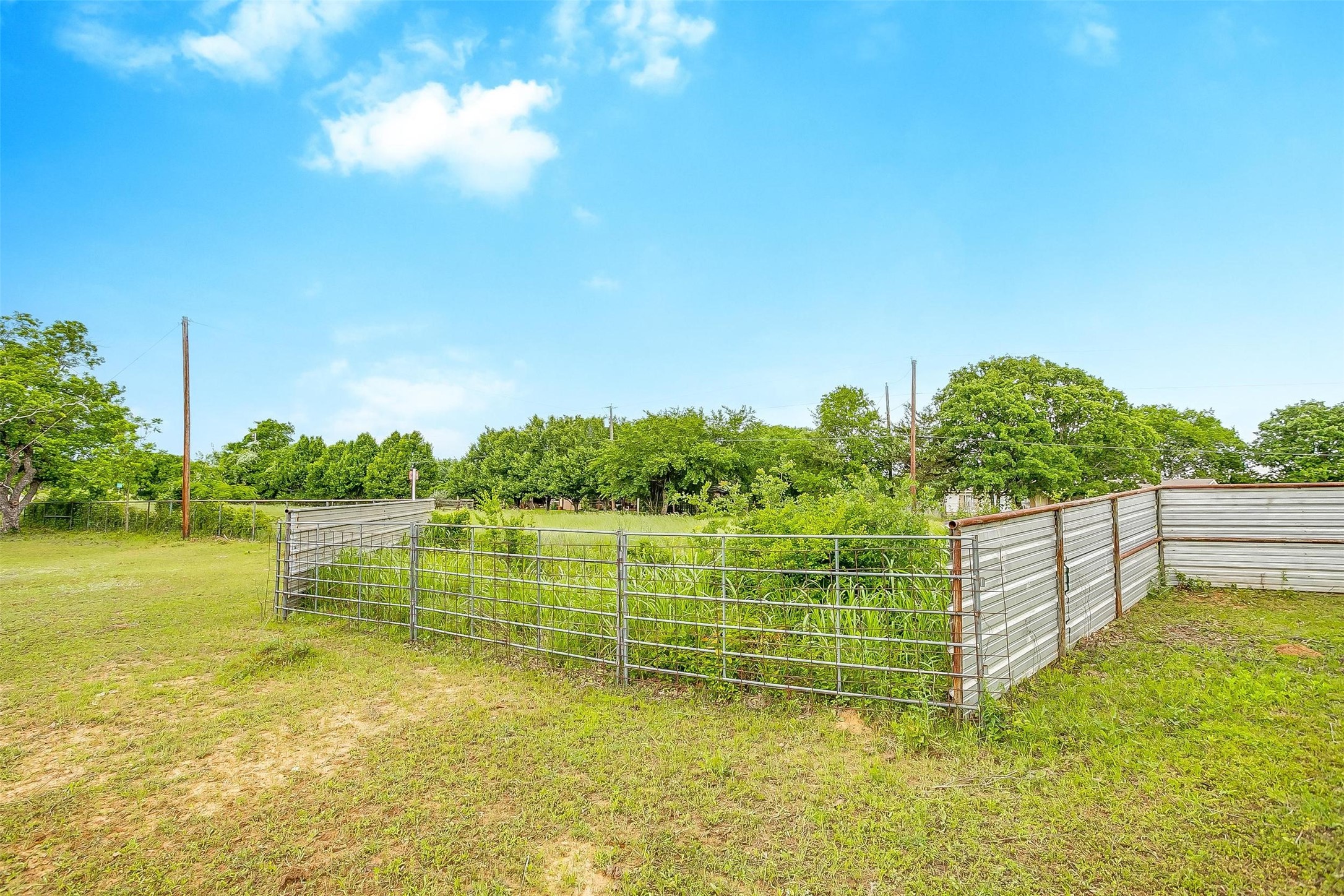 2716 E Farm To Market 4 Cleburne TX 76031