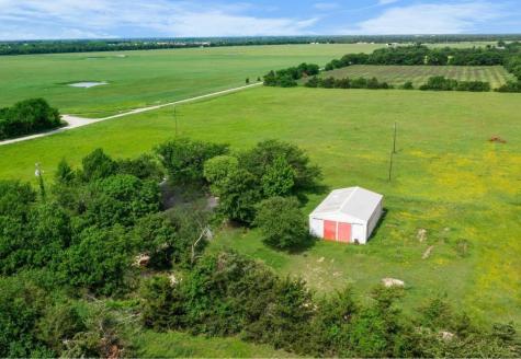 5040 County Road 4640 Trenton TX 75490