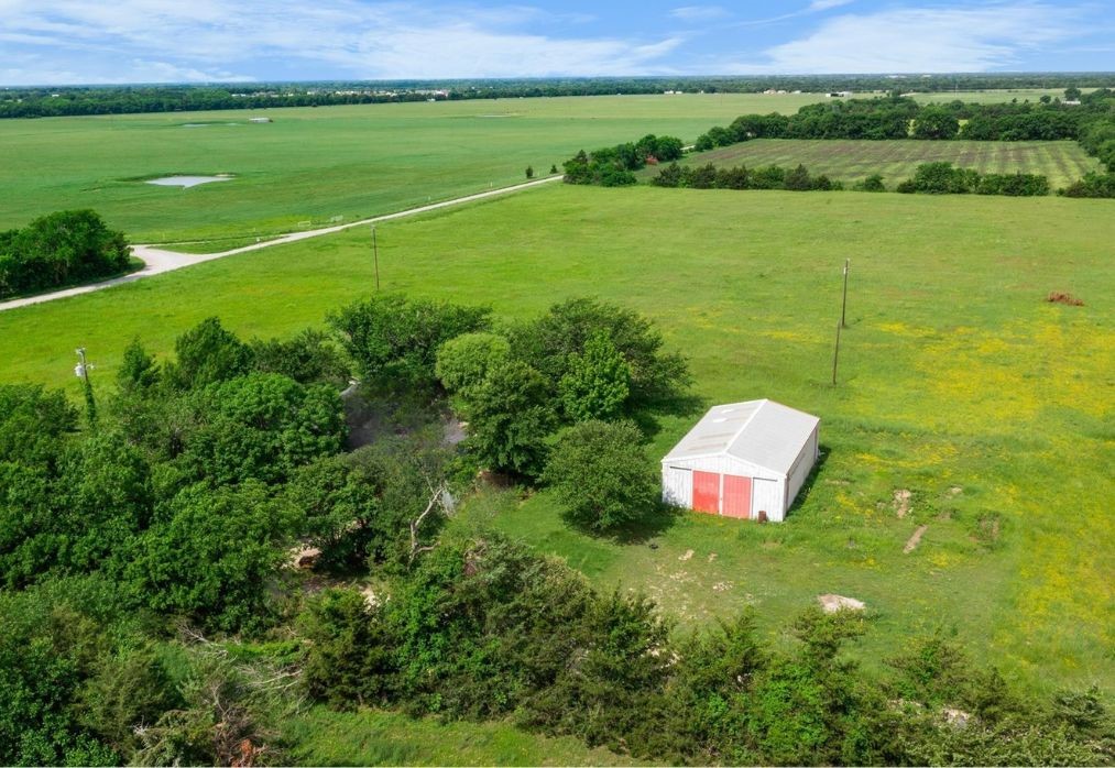 5040 County Road 4640 Trenton TX 75490