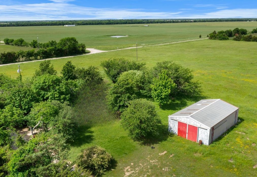 5040 County Road 4640 Trenton TX 75490