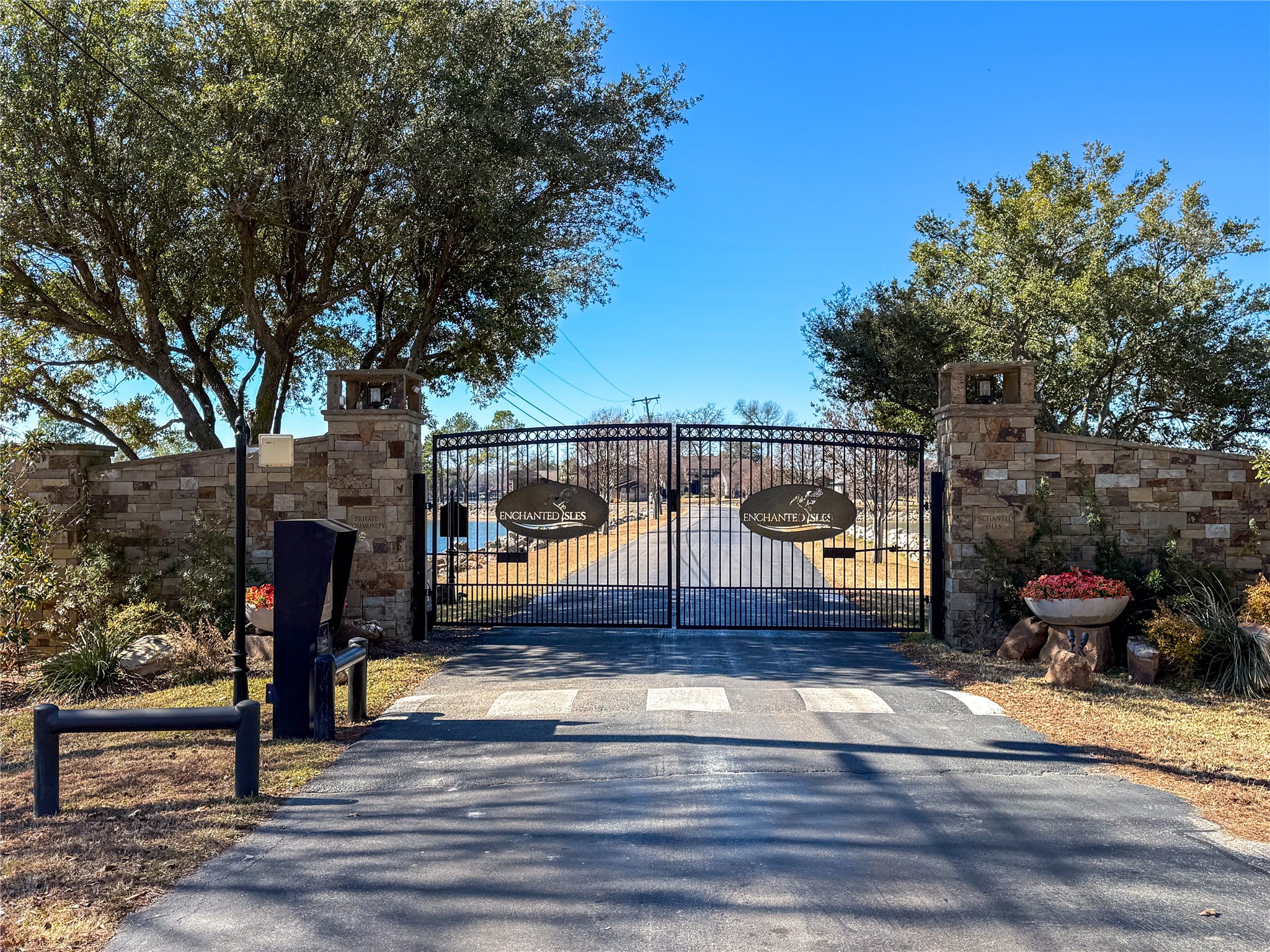 102 Enchanted Isles Circle Mabank TX 75156