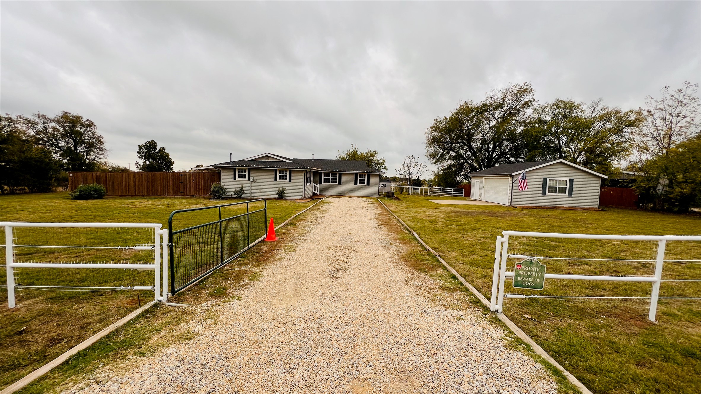 7301 Fishtrap Road Cross Roads TX 76227