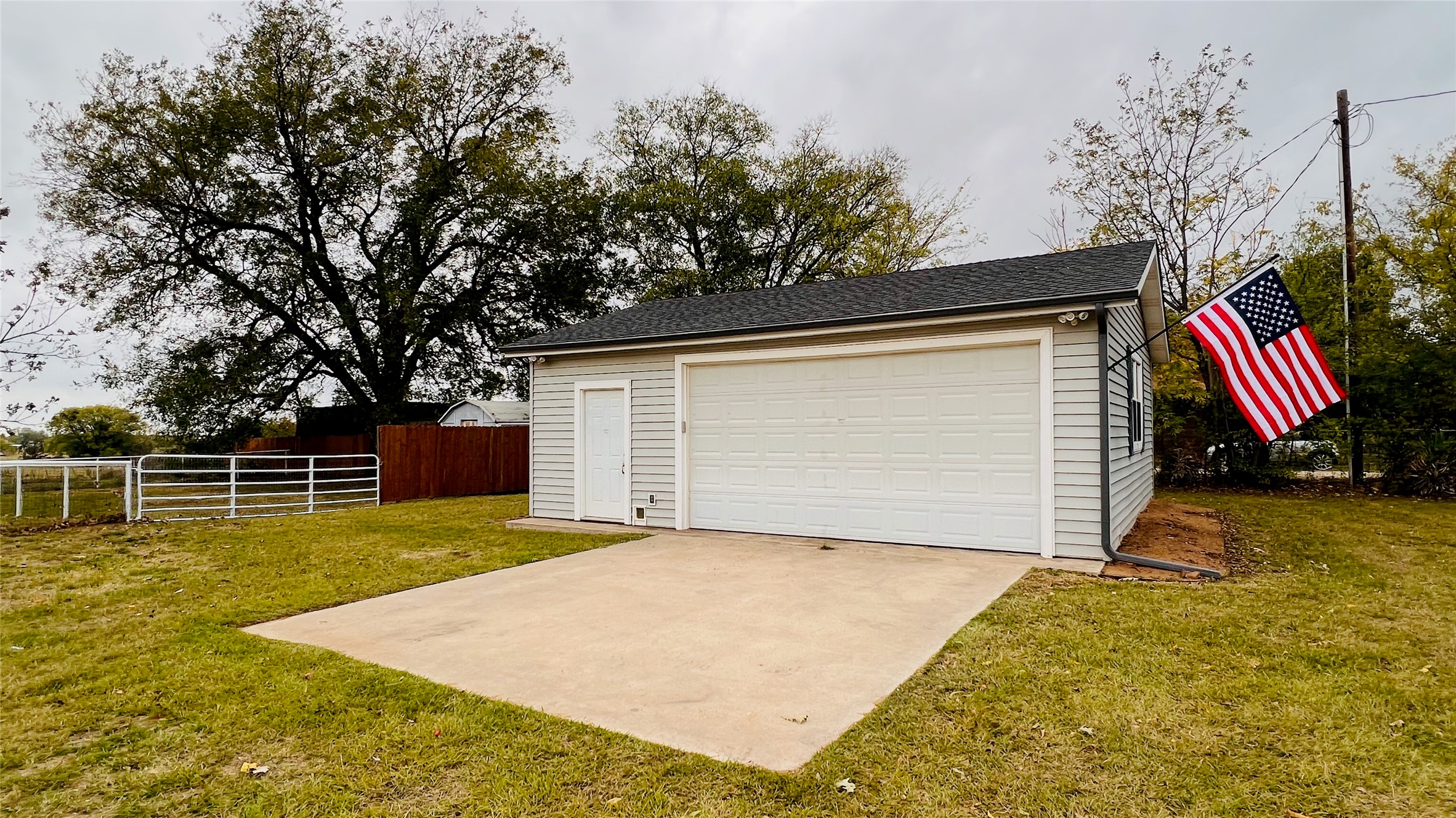 7301 Fishtrap Road Cross Roads TX 76227