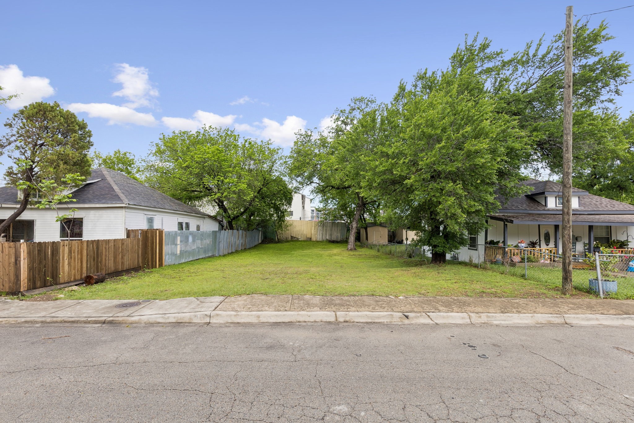 311 N Patton Avenue Dallas TX 75203