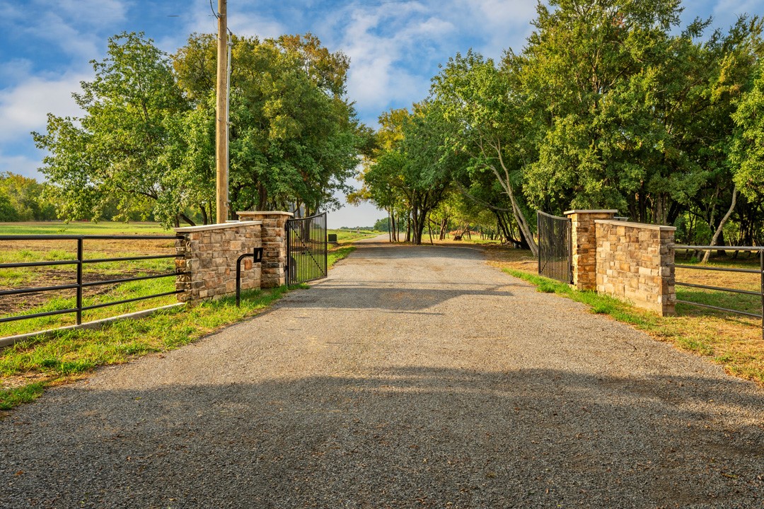 1015 Waters Edge Drive Denison TX 75020