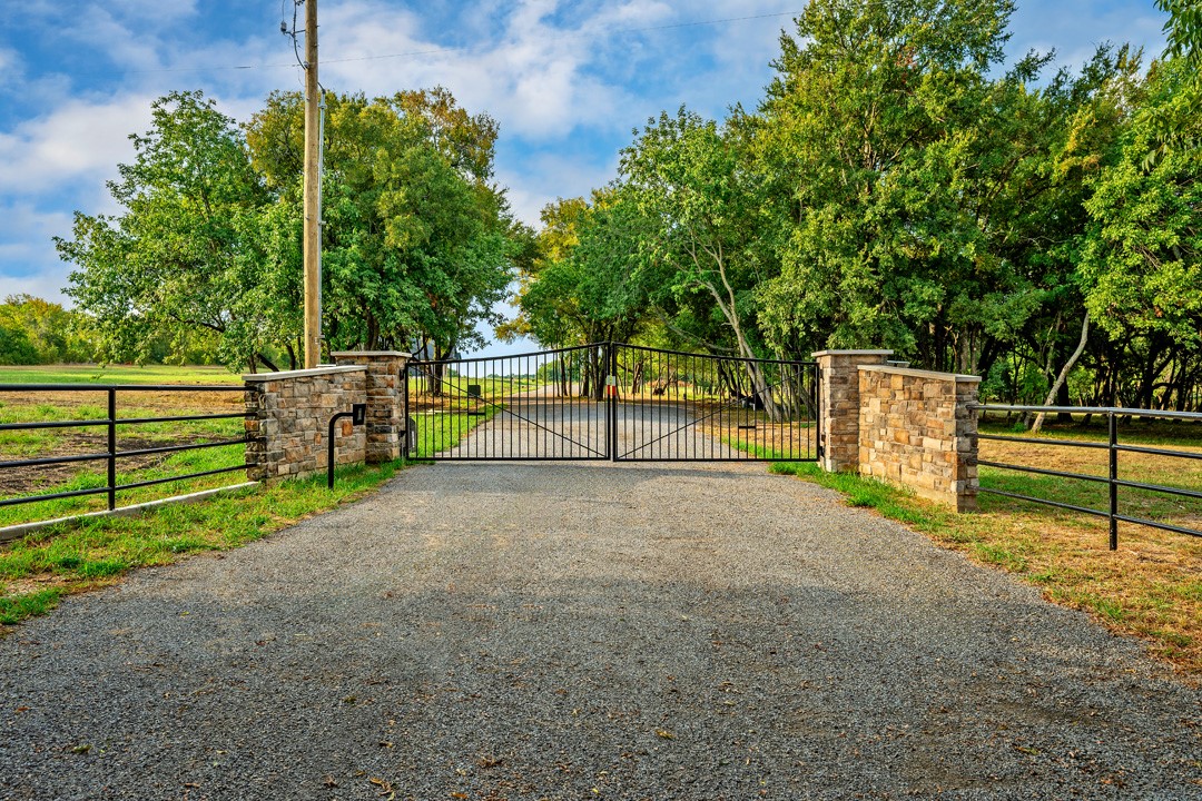 1015 Waters Edge Drive Denison TX 75020